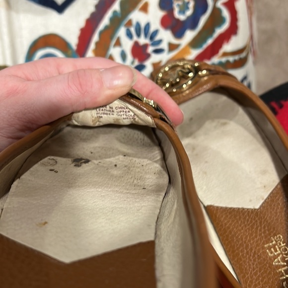 PRODUCT DETAIL
100% Leather
Manmade
Pull/Slip On Loafer
Not Water Resistant - Picture 8 of 8